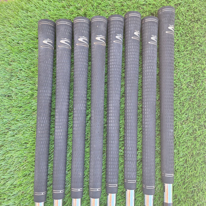 Palos de golf Hierros 3-PW Cobra Gravity Back