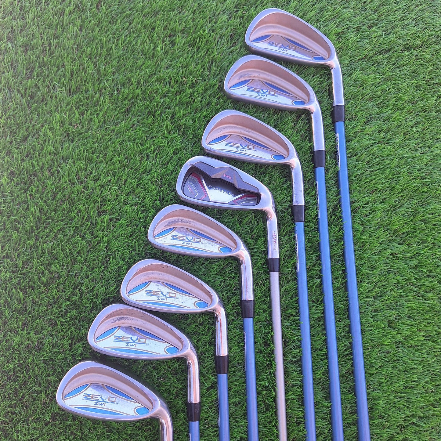 Palos de golf Mujer Hierros Zevo ZWI 4-SW