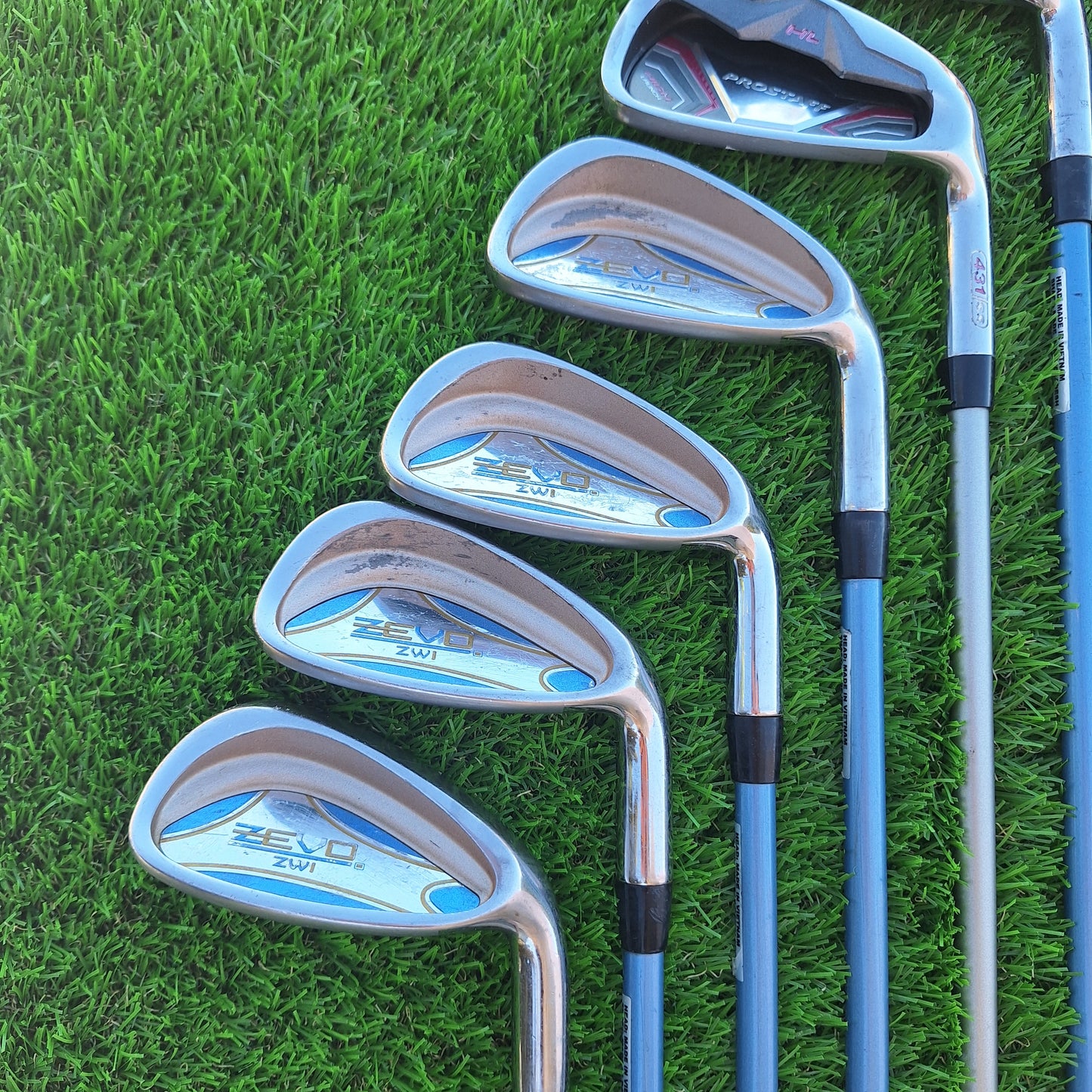 Palos de golf Mujer Hierros Zevo ZWI 4-SW