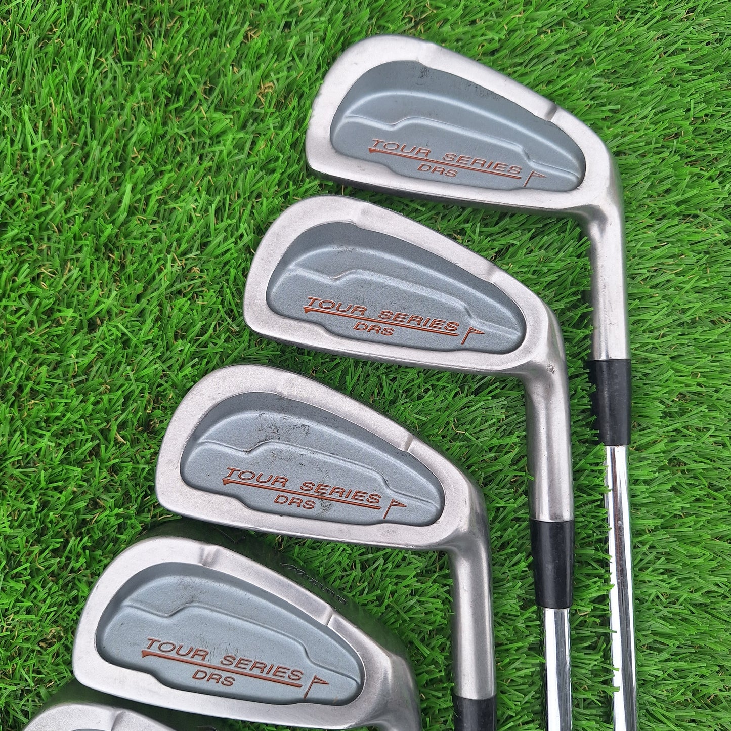 Palos de golf Hierros 4-9 y Putter Mizuno Tour Series