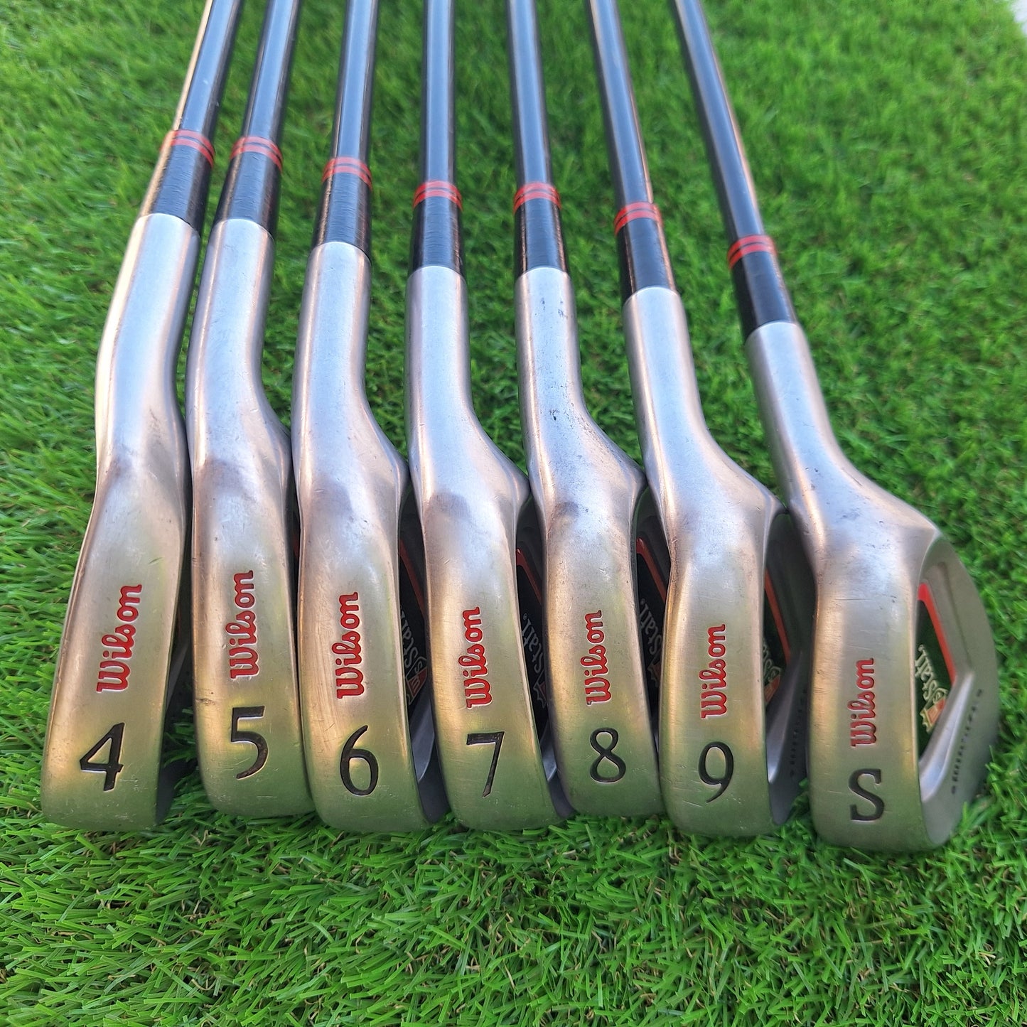 Palos de golf Hierros 4-9 y SW Wilson Staff Midsize