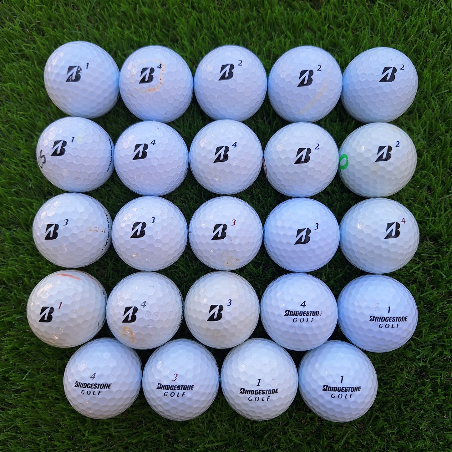 24 Bolas de golf Bridgestone mixtas
