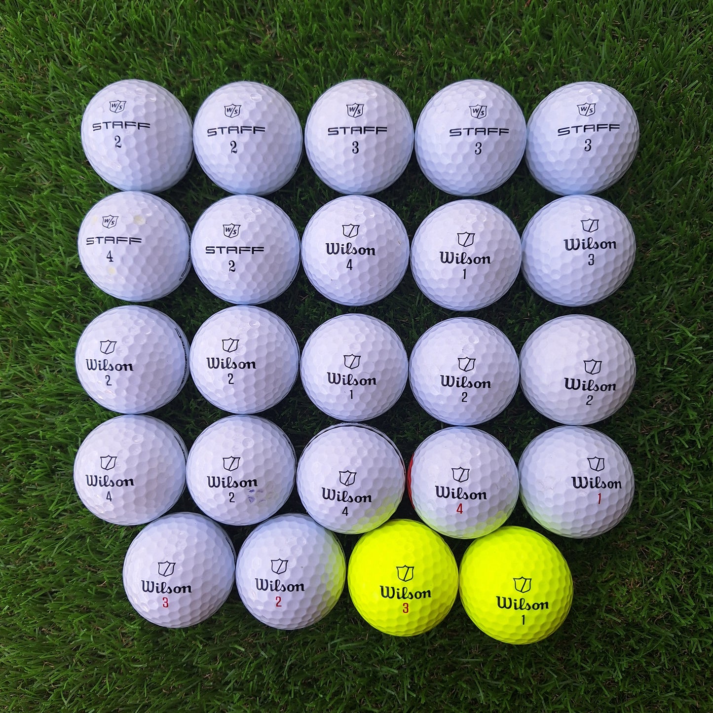 24 Bolas de golf Wilson Staff Model