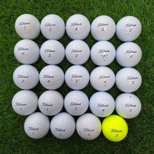 24 Bolas de golf Titleist AVX