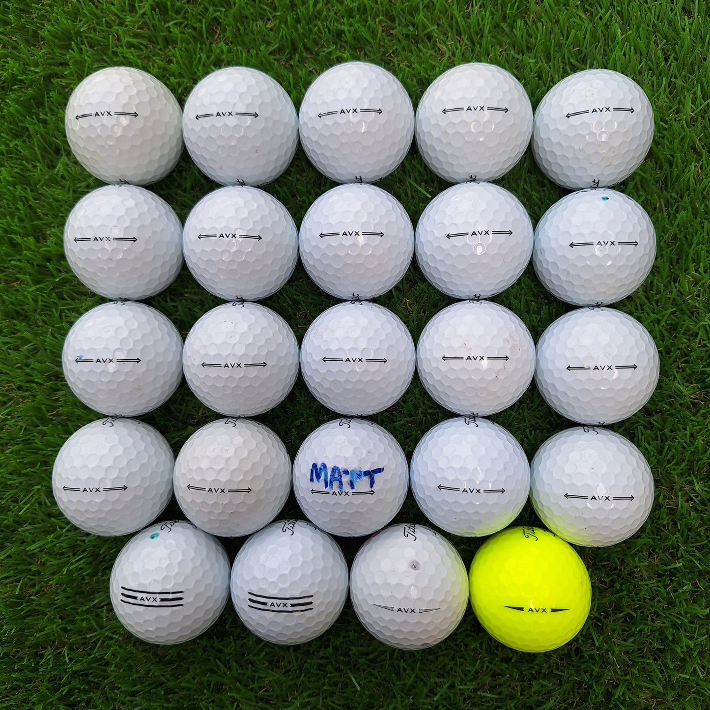 24 Bolas de golf Titleist AVX