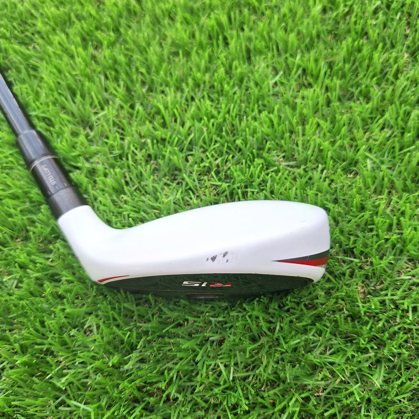 Palo de golf Híbrido 4 21º Taylormade R15