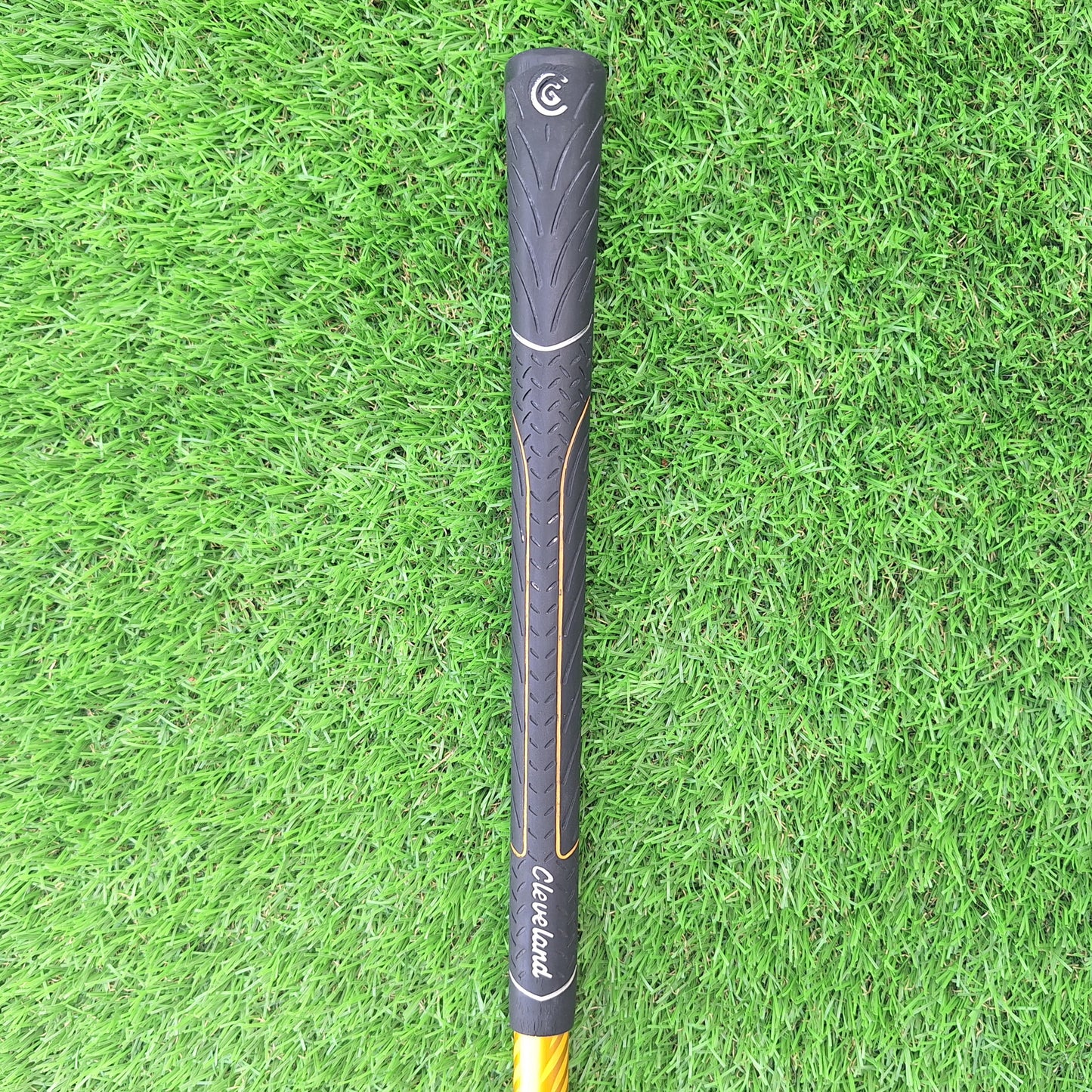 Palo de golf Zurdo Híbrido 4 23º Cleveland Launcher