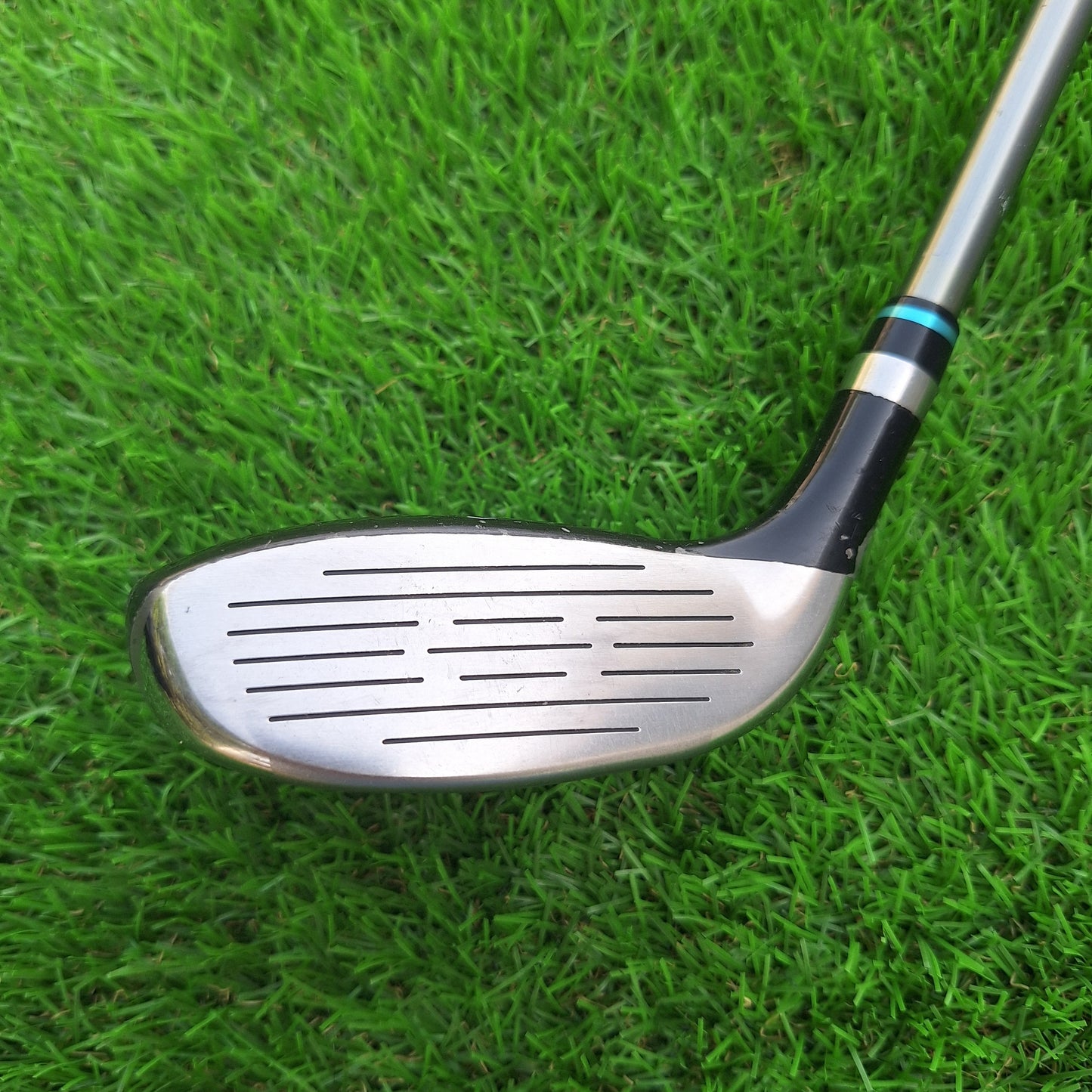 Palo de golf Mujer Híbrido 4 24º Wilson Staff Fybrid