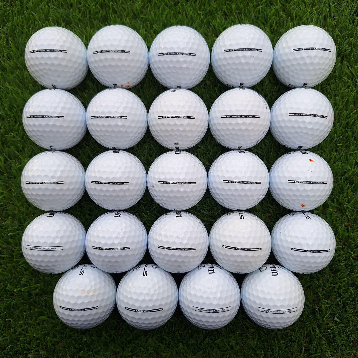 24 Bolas de golf Wilson Staff Model