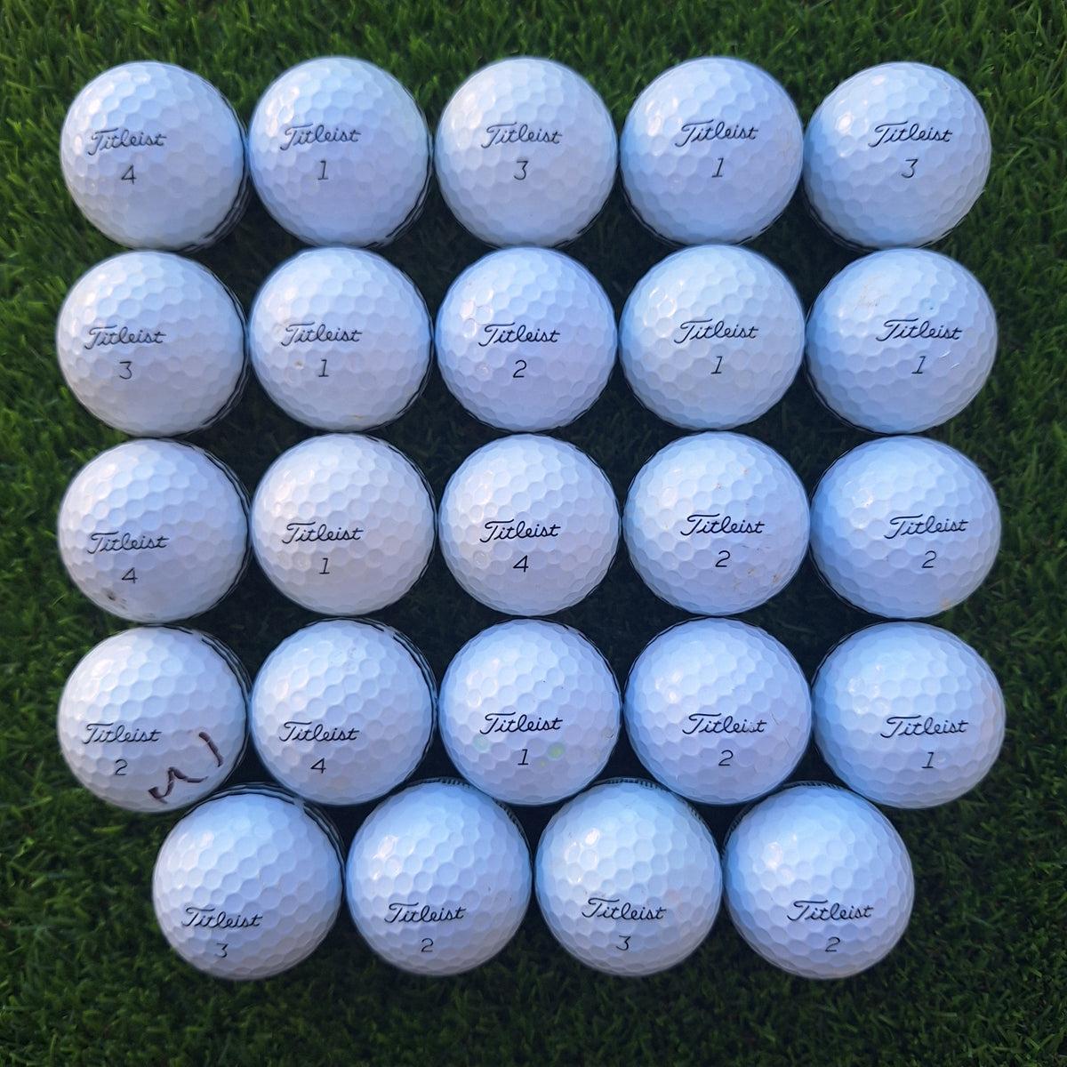 24 Bolas de golf Titleist AVX