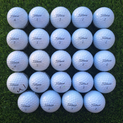 24 Bolas de golf Titleist AVX