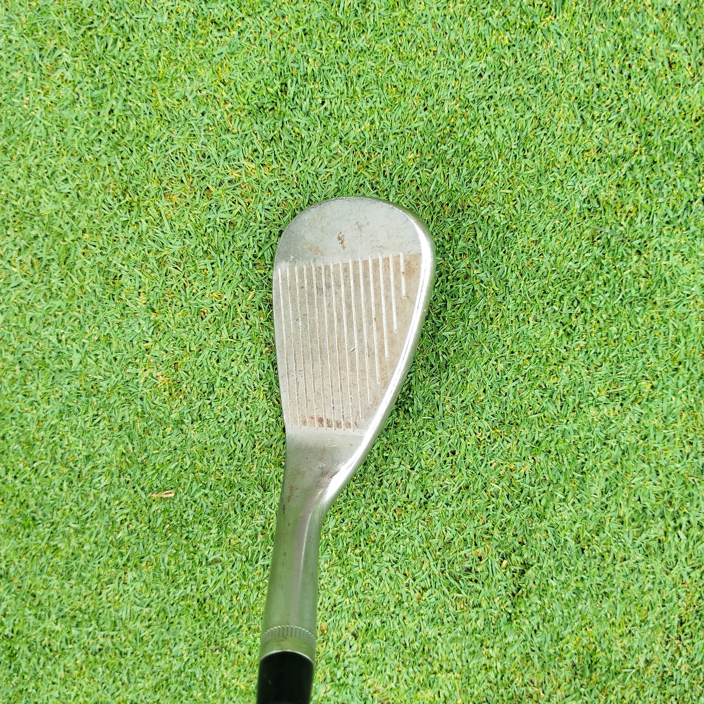 Palo de golf Wedge 54° Wilson Staff FG Tour
